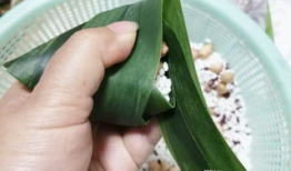 怎样包三角粽子视频,轻松学会三角粽子的传统包法